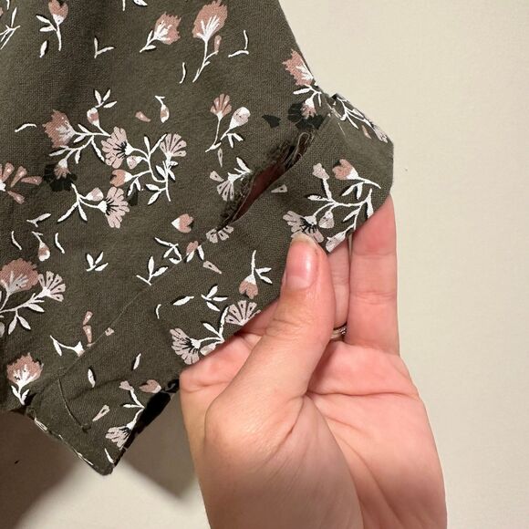 Como Vintage Floral Button Down - Picture 4 of 4